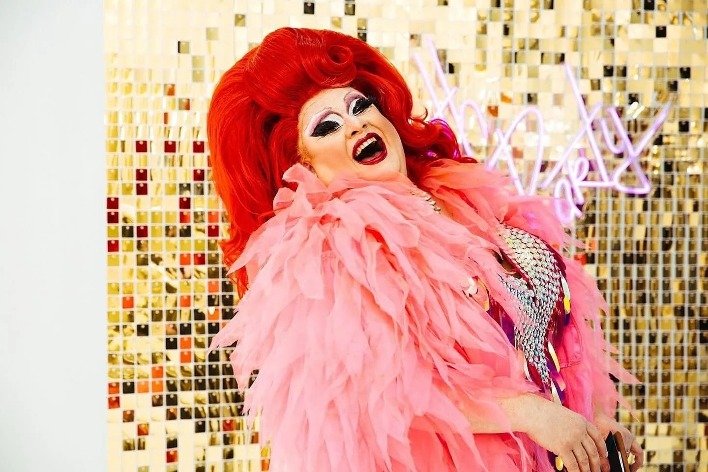 Proud Fox Ceremonies by Martin, the fabulous, sparkling, utterly unforgettable Maria Hurtz!

If you want a ceremony filled with colour, personality and enough energy to light up the whole venue&hellip; trust me, Martin&ndash;Maria is pure magic!!!!!
