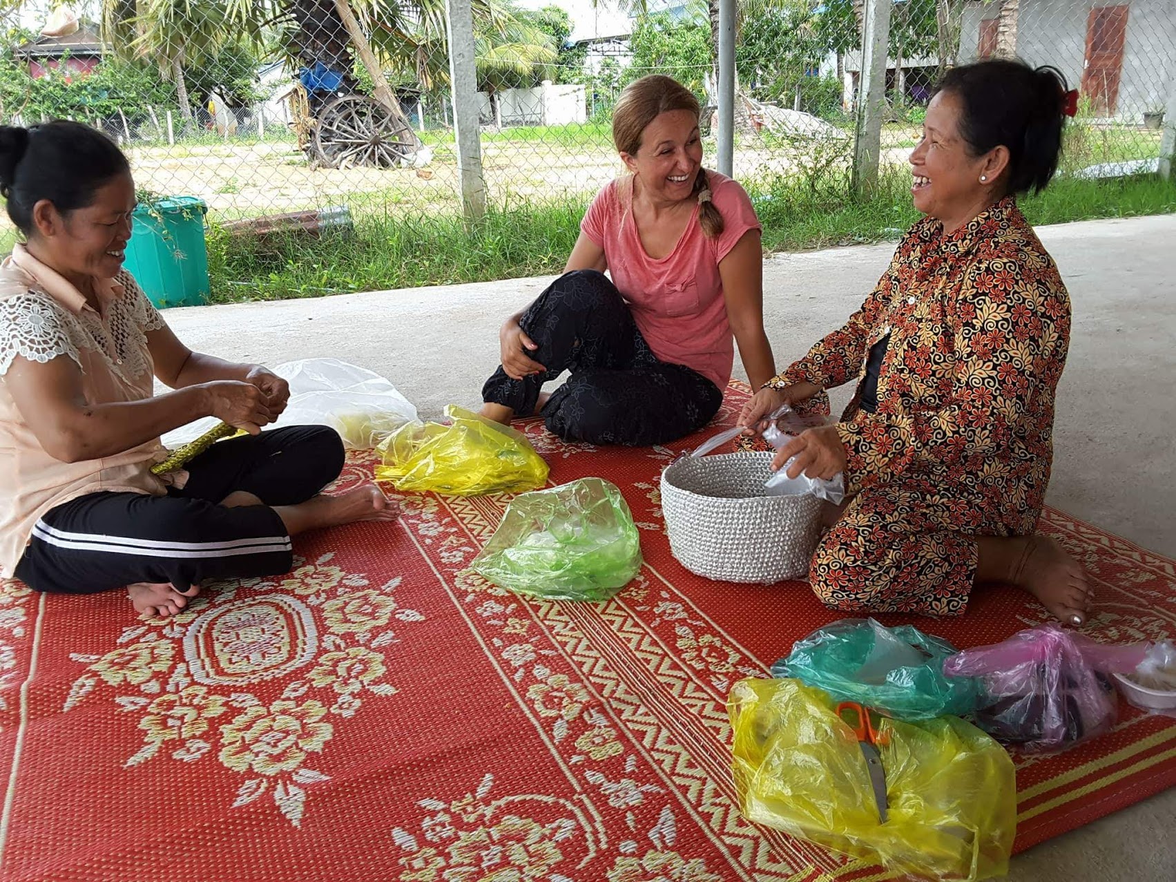 Crochet Femmes travaillent atelier1.jpeg