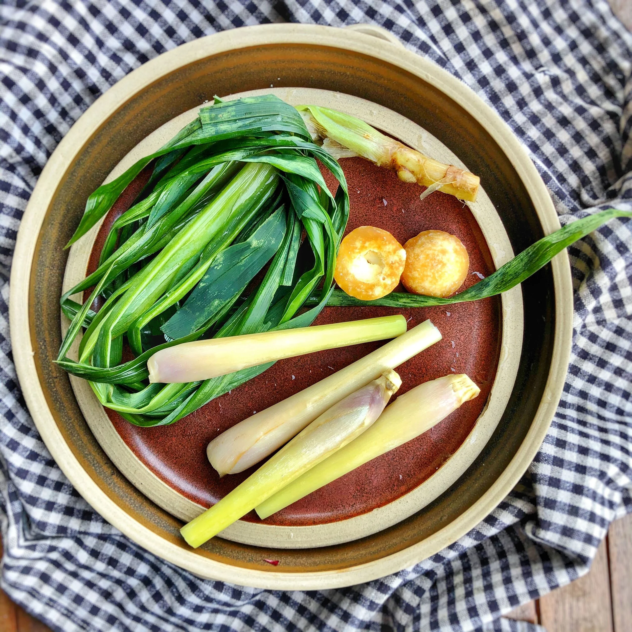 Recipe Thai Herbal Lemongrass and Pandan Tea — Celestial Peach