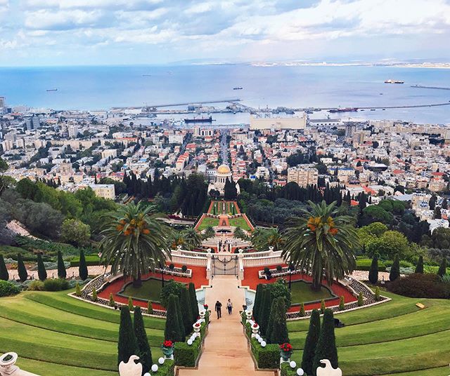 Gorgeous view of Haifa from Bahai Garden, Tel Aviv.
.
#haifa #bahaigarden #telavivtour #tourisrael #holylandtour #holylandindonesiatour #israelport #haifadistrict #israeltrip