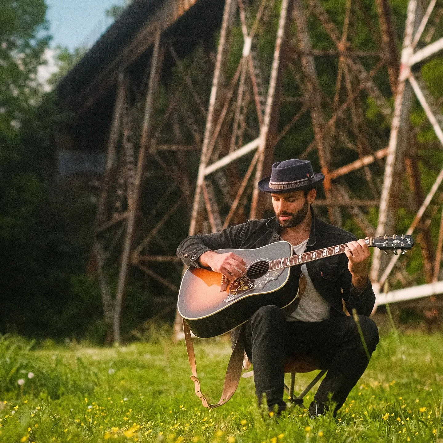 Almost ready to start sharing a big batch of new songs with you beautiful people!! Everything from hard southern blues rock to upbeat bluegrass to mellow piano ballads and soft folk songs
.
It takes extra discipline to make original art, as I am sure