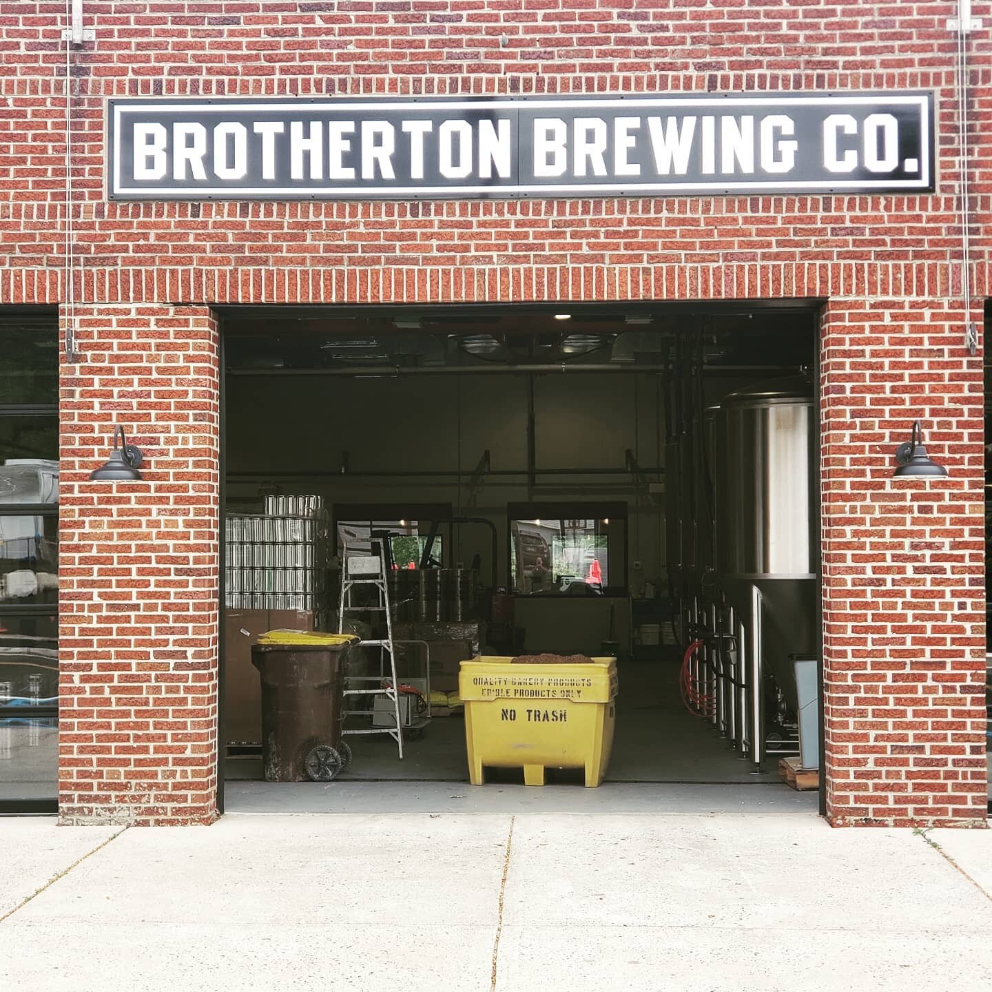 Here we Grow! Stop by Brotherton Brewery for some great beer and a great time. The atmosphere is fantastic both inside and out..AND the have JBJ Snacks too!

#brothertonbrewing #brewery #brewpub #atco #nj #sj #beer #atconj #craftbeer #jerseyboysjerky