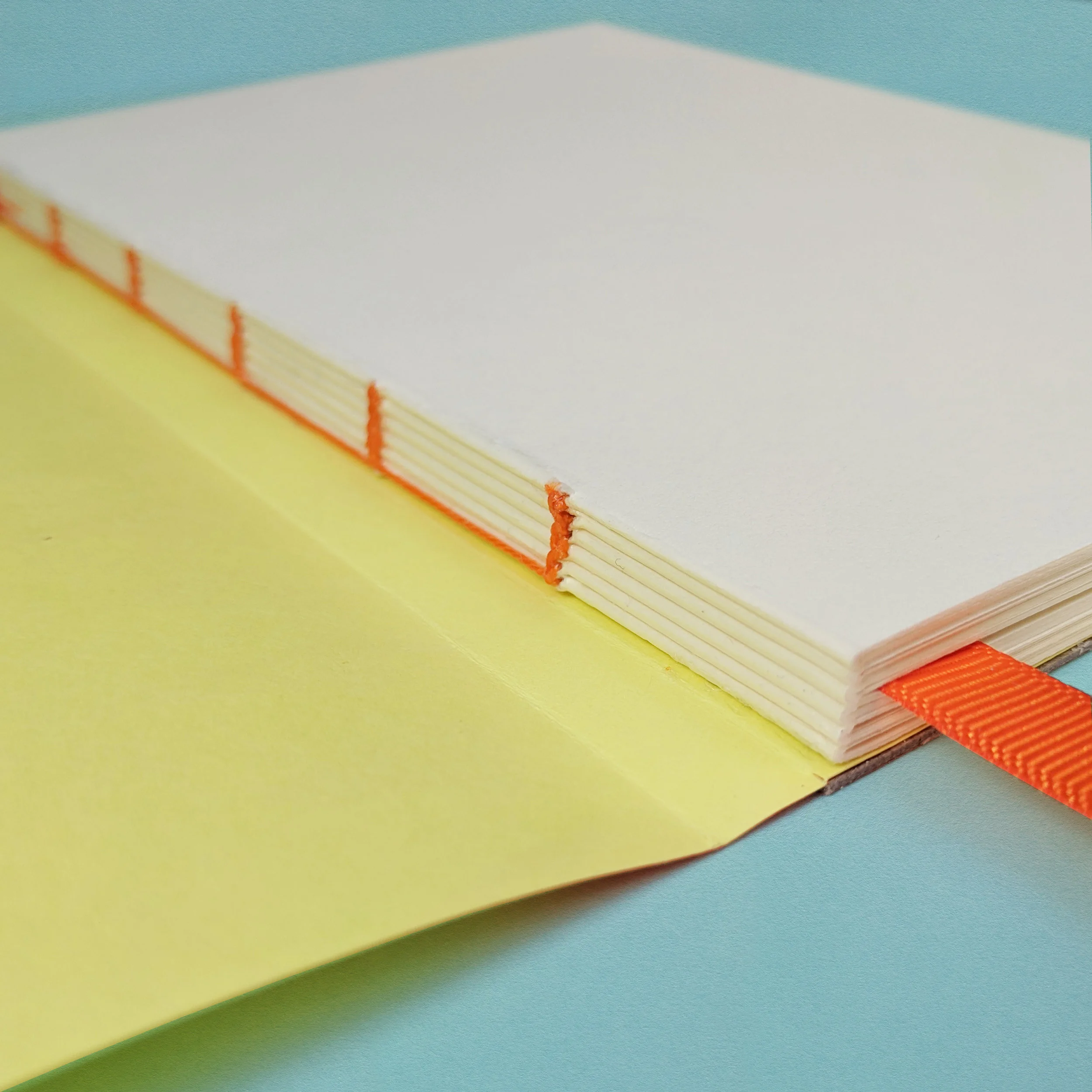 _Book_OpenDetail.jpg