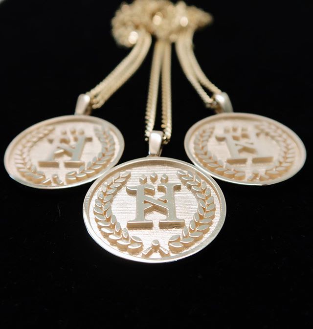 14k Yellow Gold Medals 🏅 for the team @nickhiotis ...
...
...
...
...
...
...
#janefinch #custom #ring #gold #onyx #toronto #jewelry #18k #silver #janefinchclub #jointheclub #caratclub #bythecarat #ringcometrue #carats #diamonds #diamond #moissanite