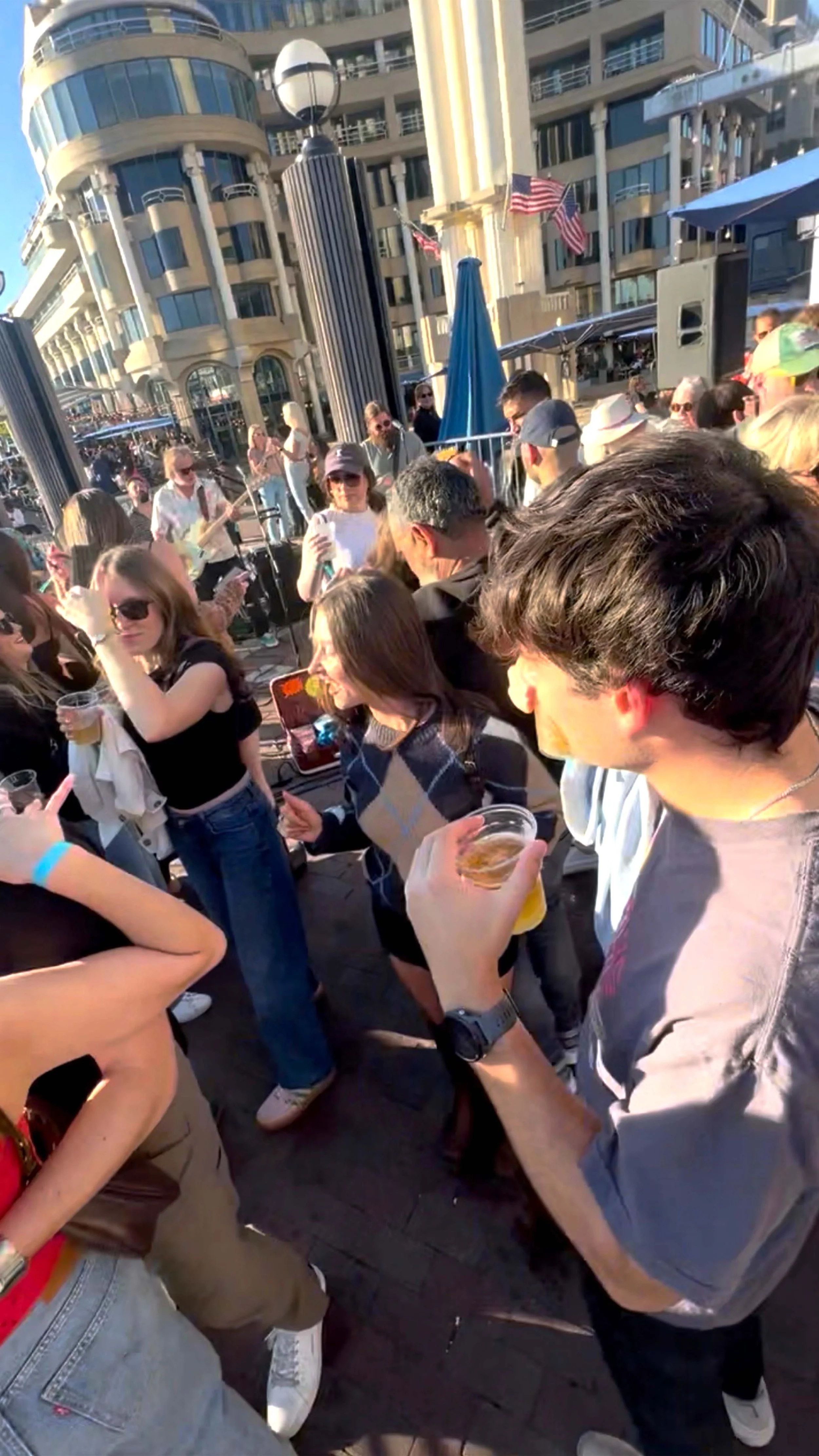 dance crowd 9x6.jpg