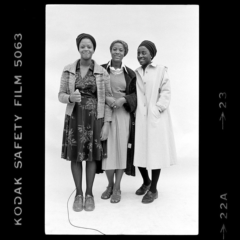 Three young women wearing headwraps from the Handsworth Self Portrait project. Selected photographs from this series feature in the exhibition: &ldquo;The 80s: Photographing Britain&rdquo; at Tate Britain which runs until 5 May 2025.

Reviewing the s