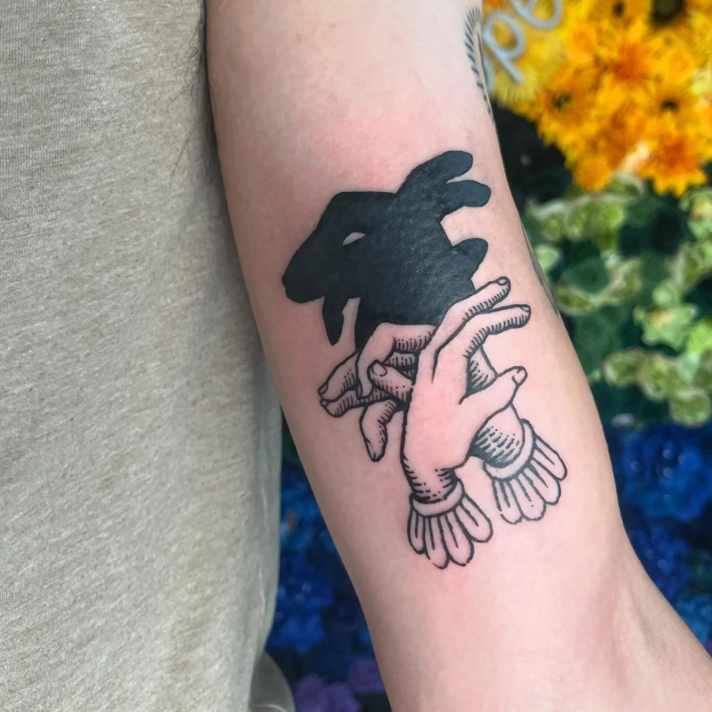 These shadow puppet designs have my whole entire heart. Thank you Garrett! If you haven&rsquo;t already, go check out his music @st.rangersband and have urself a good time. 

Made at Jackalope Tattoo in MPLS &hearts;

#blackwork #etchingtattoo #woodc