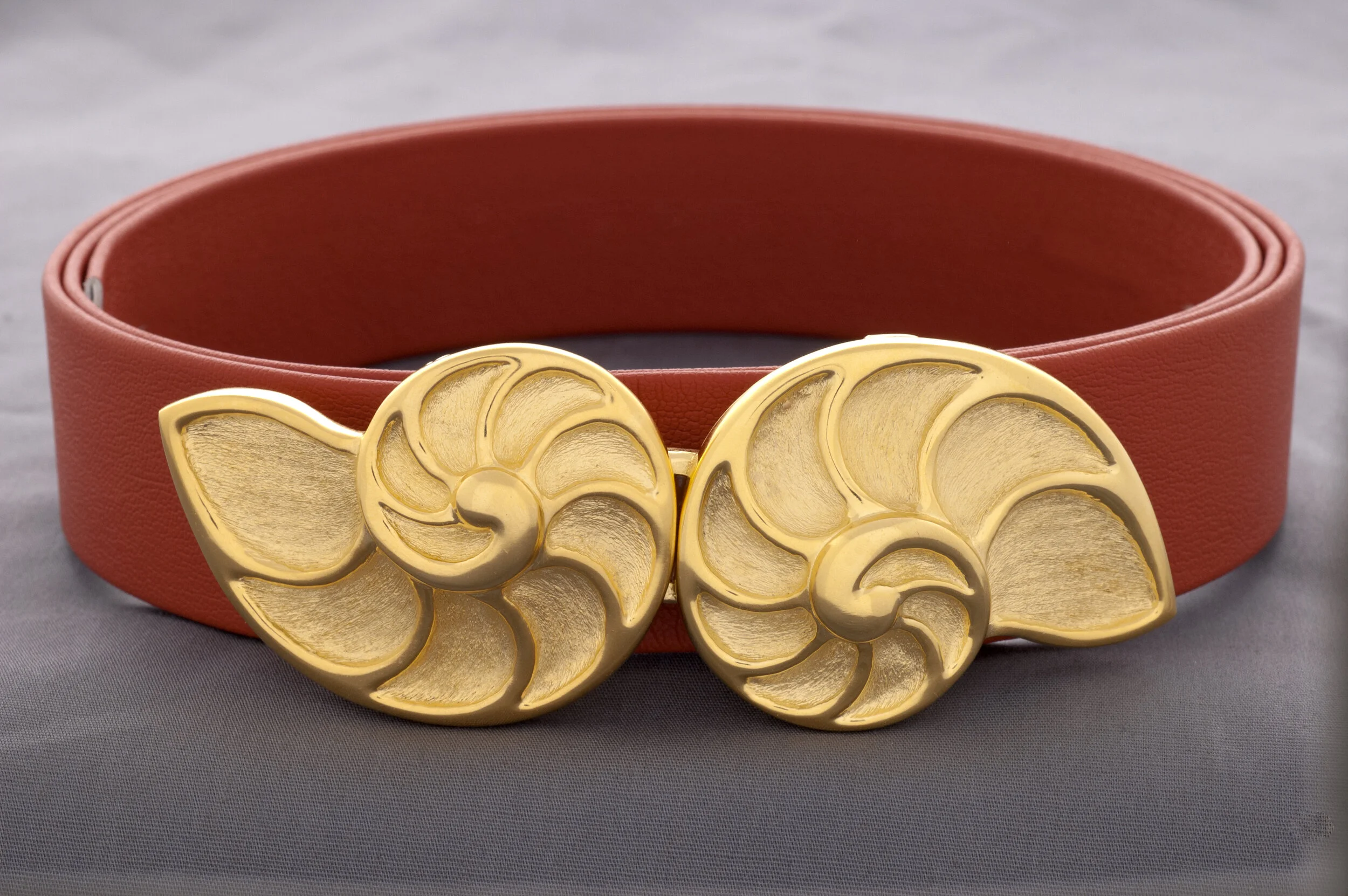 Nautilus Shell/ Matte Gold Interchangeable Buckle