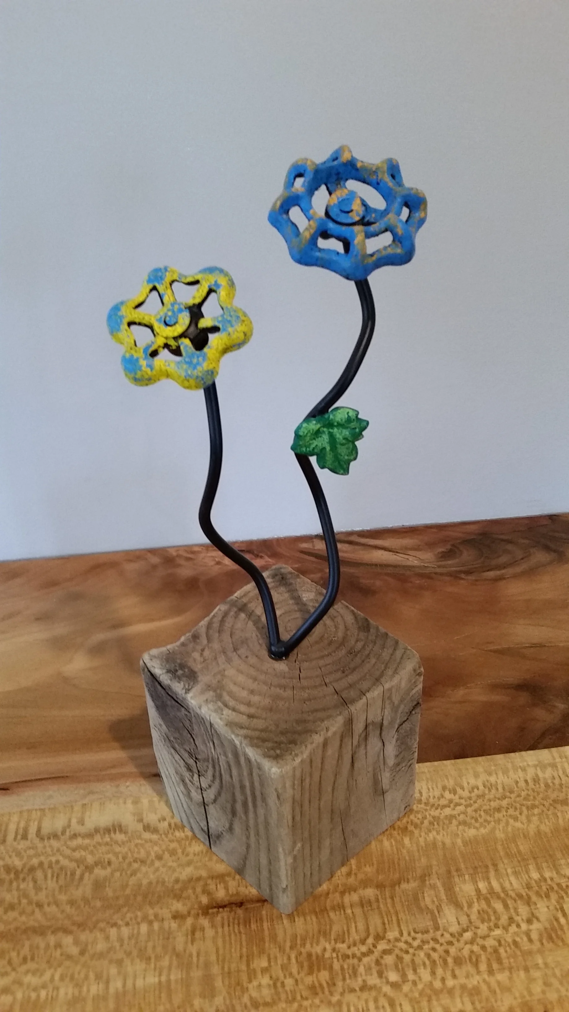 metal petals sculpture - blue/yellow