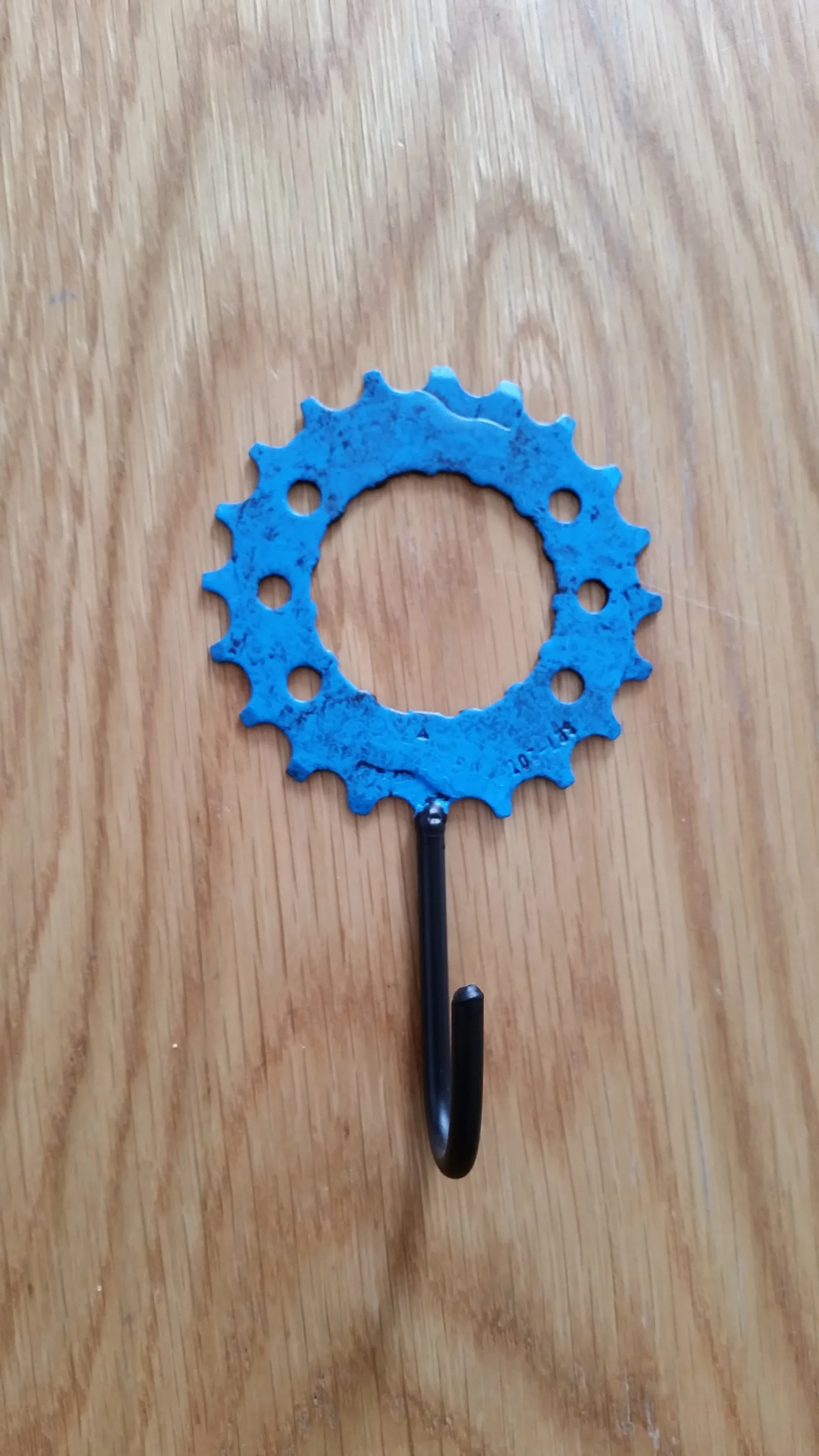 small single gear hook