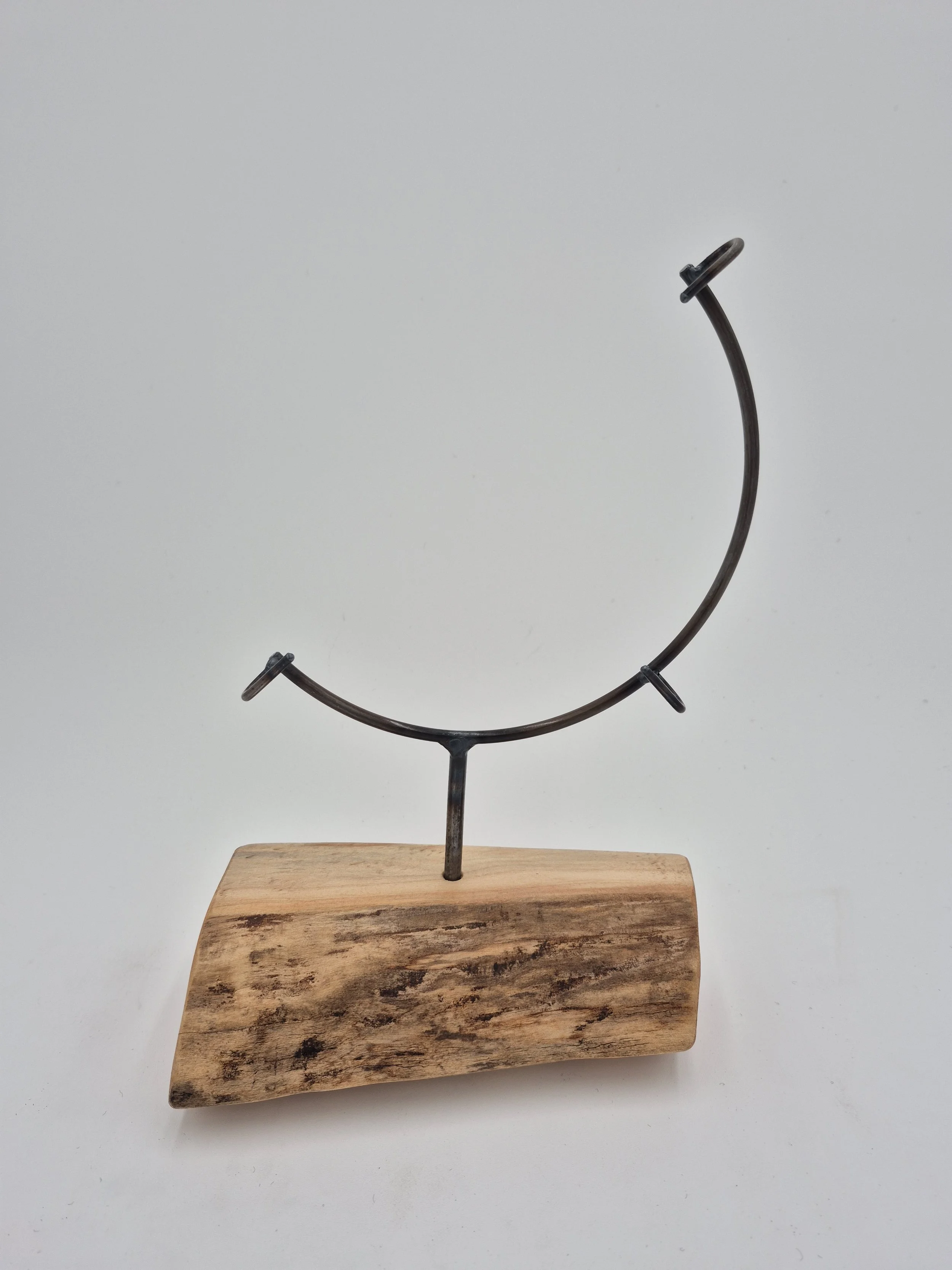 8" round glass stand on box elder