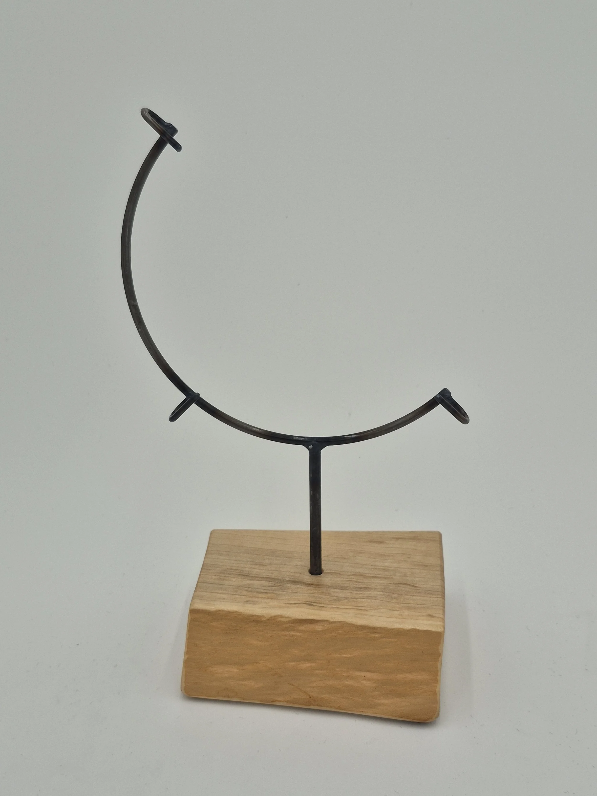 8" round glass display stand on elm
