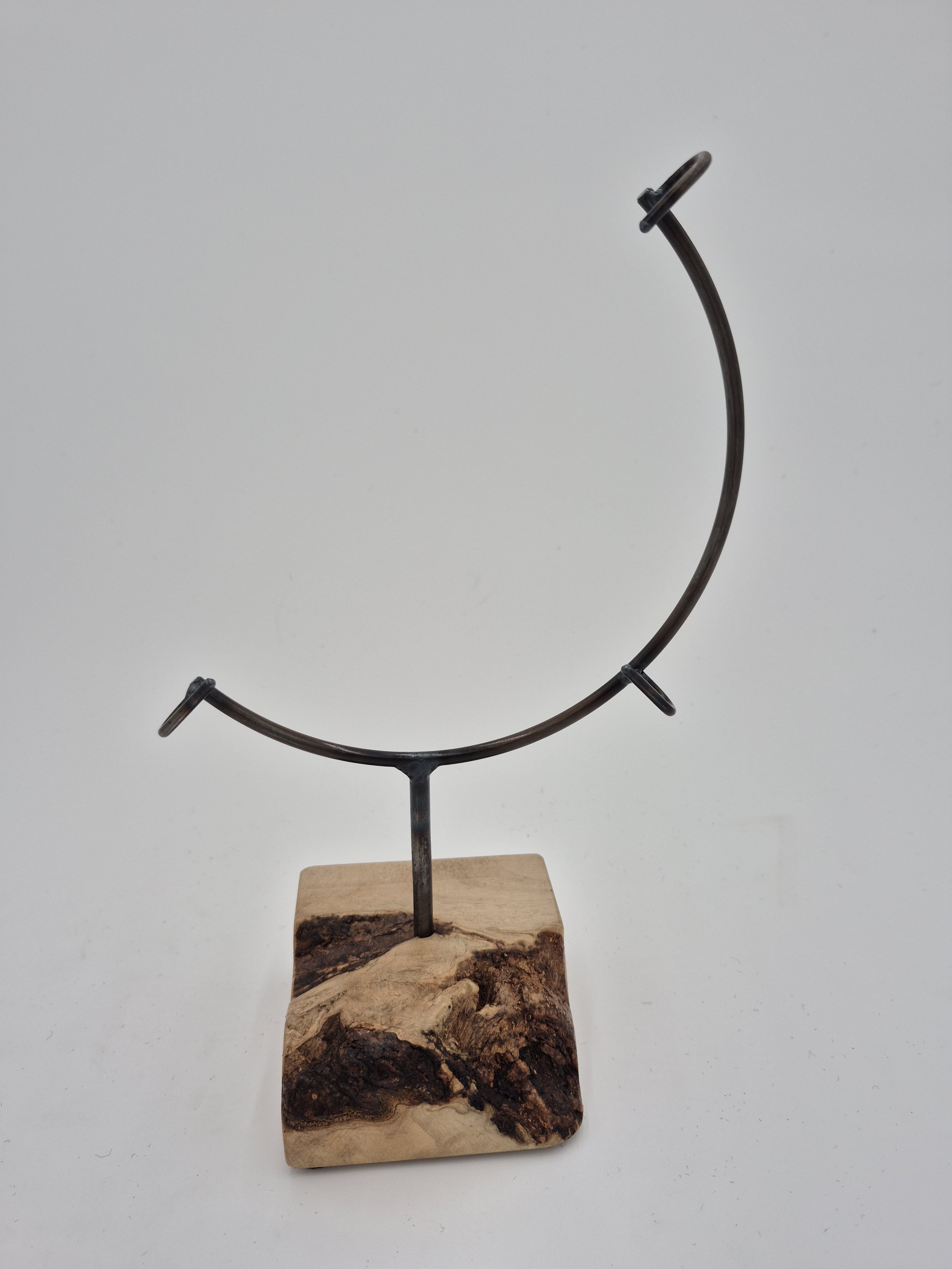 8" round glass stand on holly