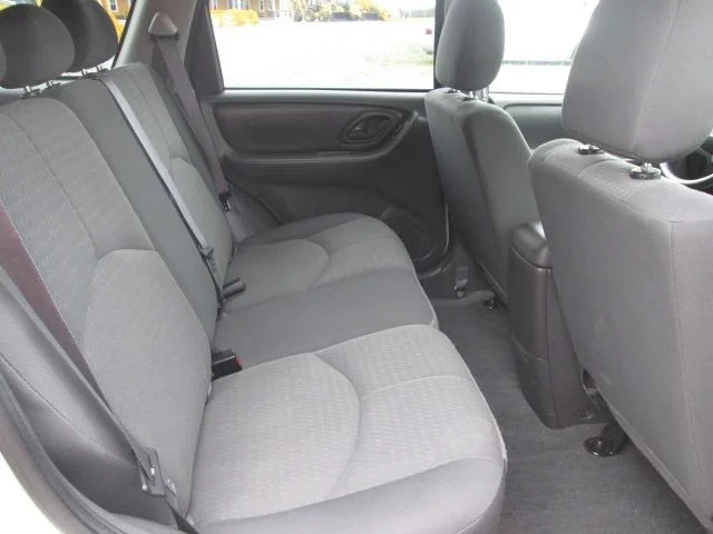 5381+2006+Mazda+Tribute+%2808.27.15%29+n.jpg
