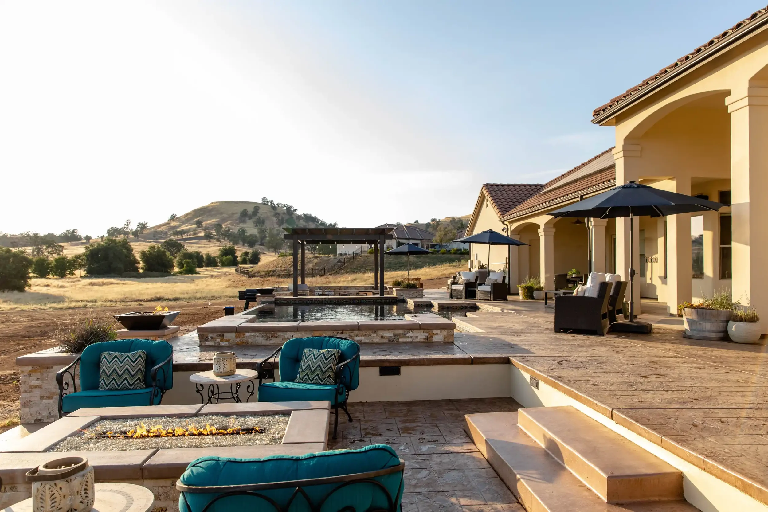 Combining Pools with Outdoor Living Spaces in Fresno