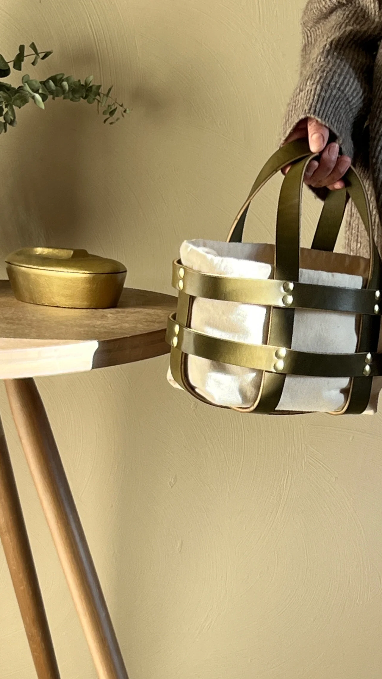 D8F72287-70B0-4FEF-B1CF-5FAD18CC5FAB