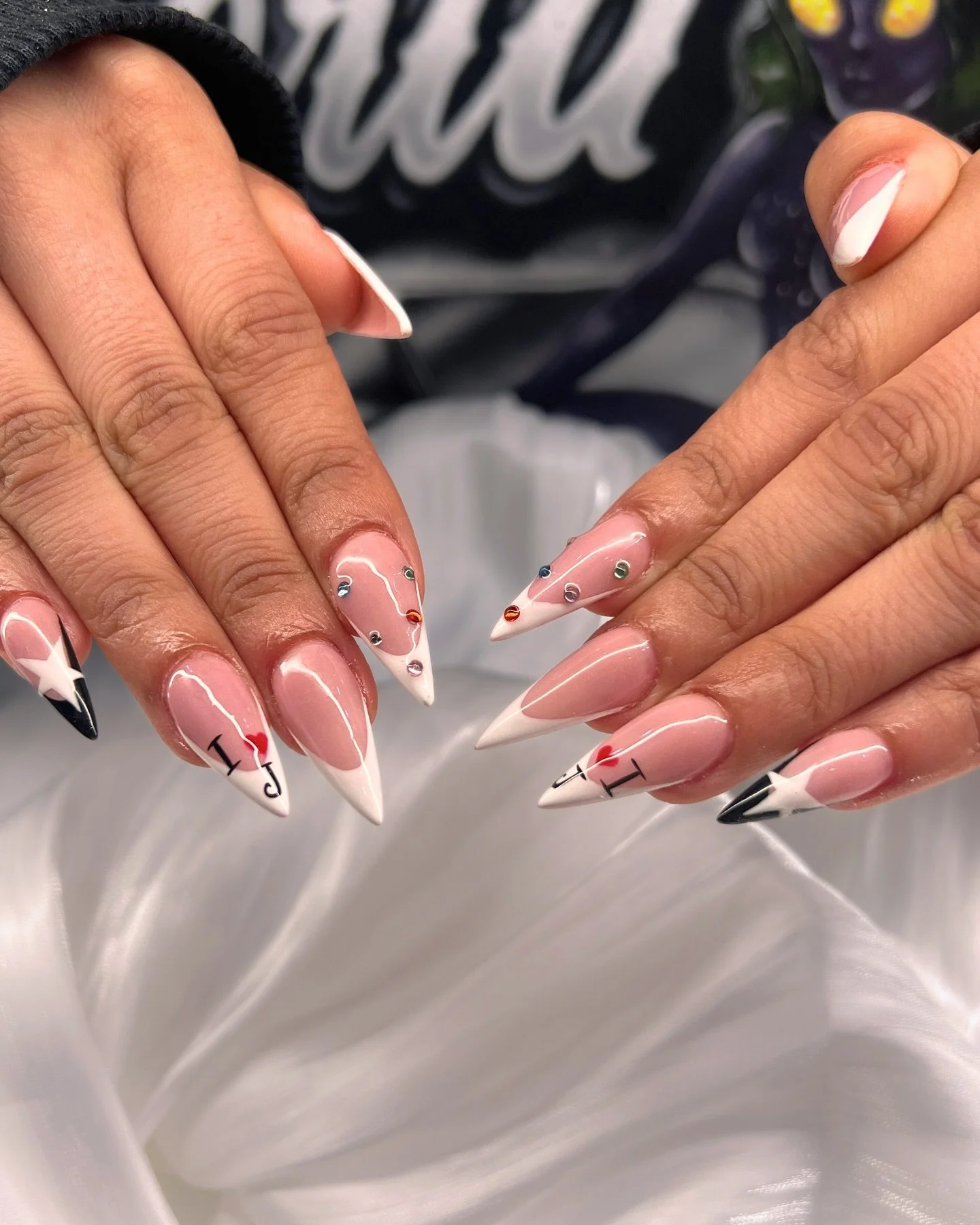 POV: you said &ldquo;keep it classy&rdquo; but Annie added main character energy &spades;️❤️✨

French tips&hellip; but make it bold, flirty, and a little dangerous 💅
Save this set before your next appointment 👀

#nailinspo #FrenchTipNails #NailArt 