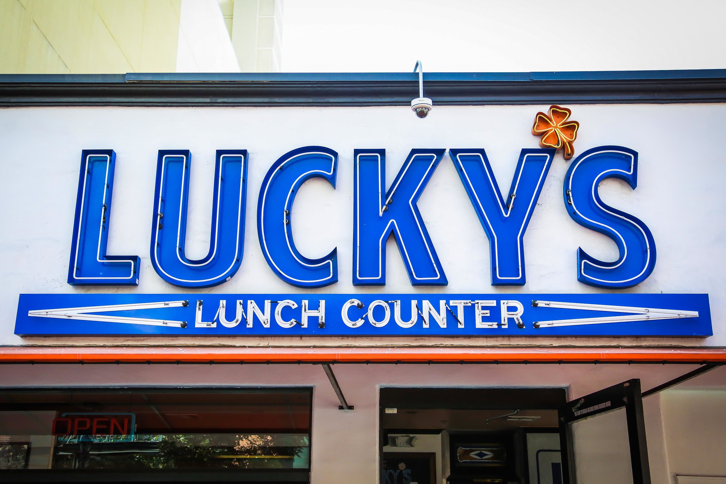 Luckys-14.jpg