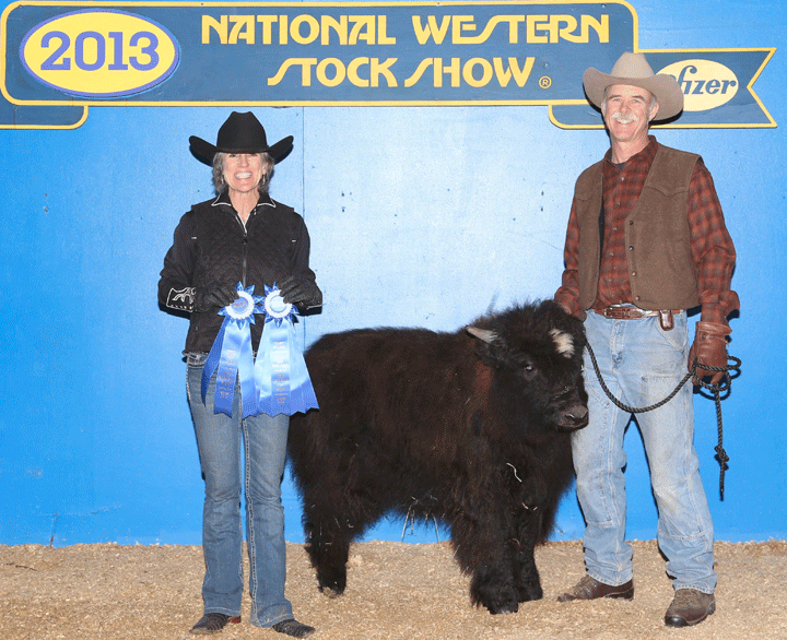 Jandy and Brad Sprouse, and their blue ribbon winner!
