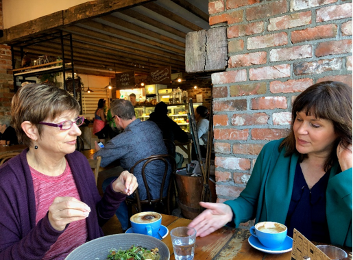 Love, Light, Frequency | Amor, luz, frecuencia