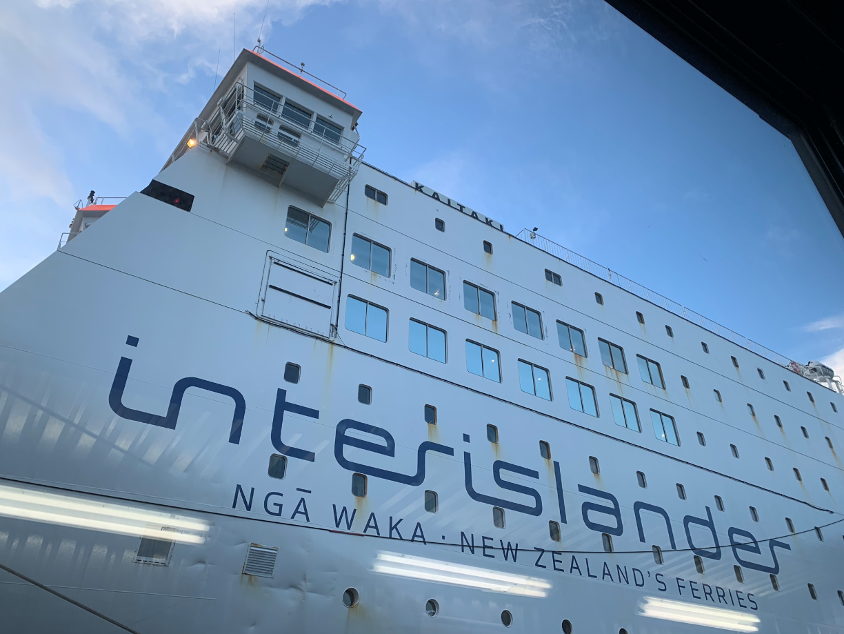 Ferry Crossing | Cruce en ferri