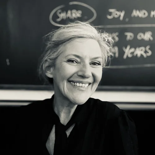 Fiona Leonard