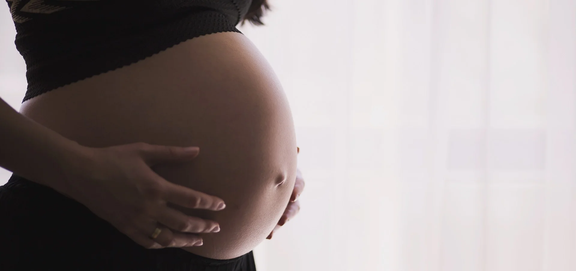 pregnant-1245703_1920.jpg
