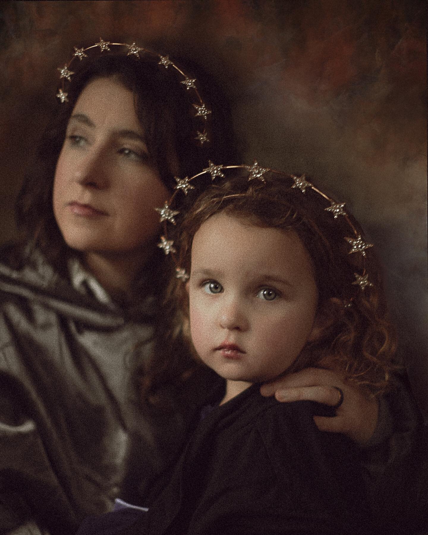When I saw this star halo headband, the history nerd in me did a little cartwheel and I instantly knew I wanted to use it to create a baroque painting inspired photograph with Phoenix. Here is our version of the Madonna and Child. The baroque era is 