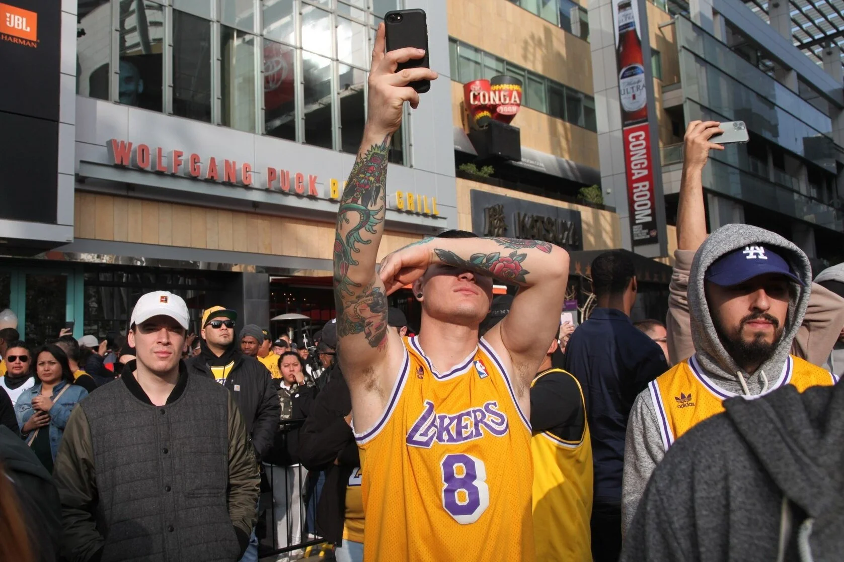 Kobe Bryant memorial at LA Live draws hundreds of mourners