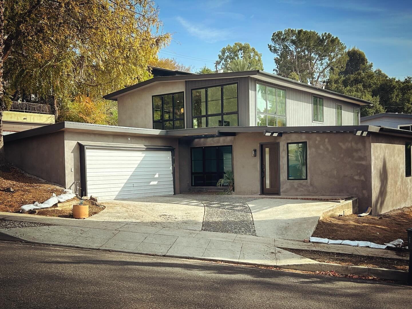 Pasadena mid-century mod remodel nearing completion, just need a new garage door, landscaping &amp; site work.

#brockitecture #ryanbrockettarchitect #architect #architecture #arch #design #interiors #residential #commercial #centralcoast #slocounty 