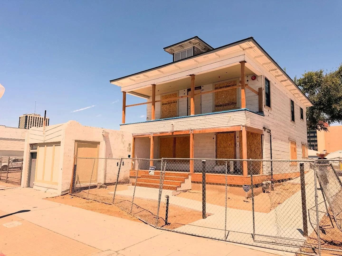 Quick site visit to check out the progress @mosesmcqueens in downtown Fresno.

#brockitecture #brockettarchitectsinteriors #design #architect #architecture #interiors #interiordesign #landscapedesign #residential #commercial #hospitality #centralcoas