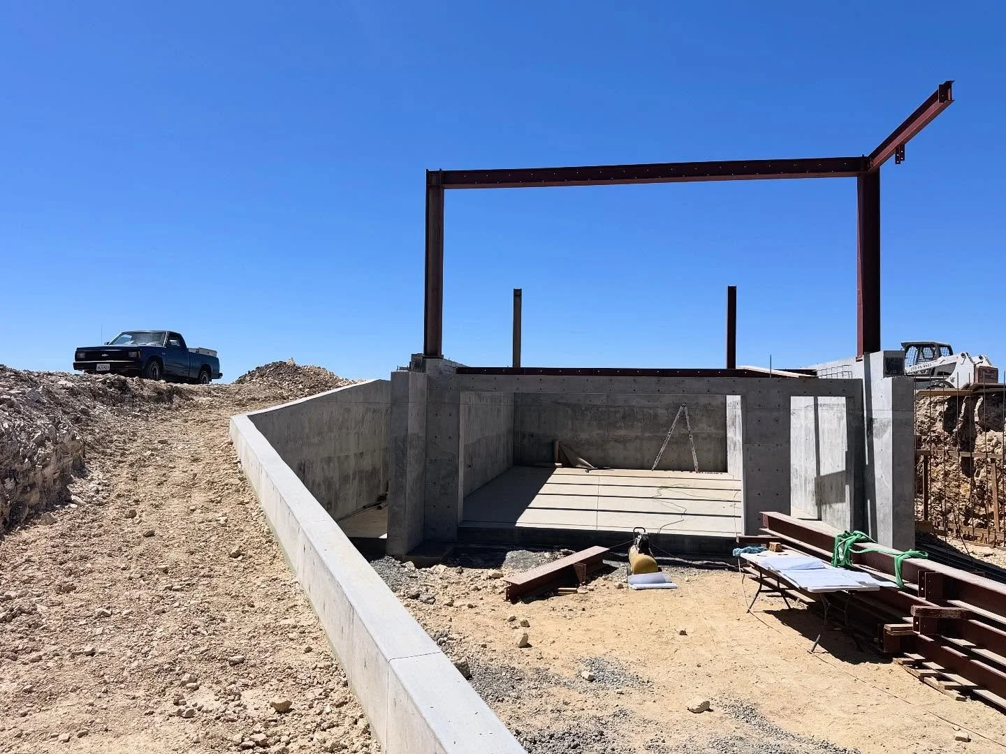 Construction site visit for an ADU on top of the world!

#brockitecture #brockettarchitectsinteriors #design #architect #architecture #interiors #interiordesign #landscapedesign #residential #commercial #hospitality #centralcoast #slocounty #winecoun