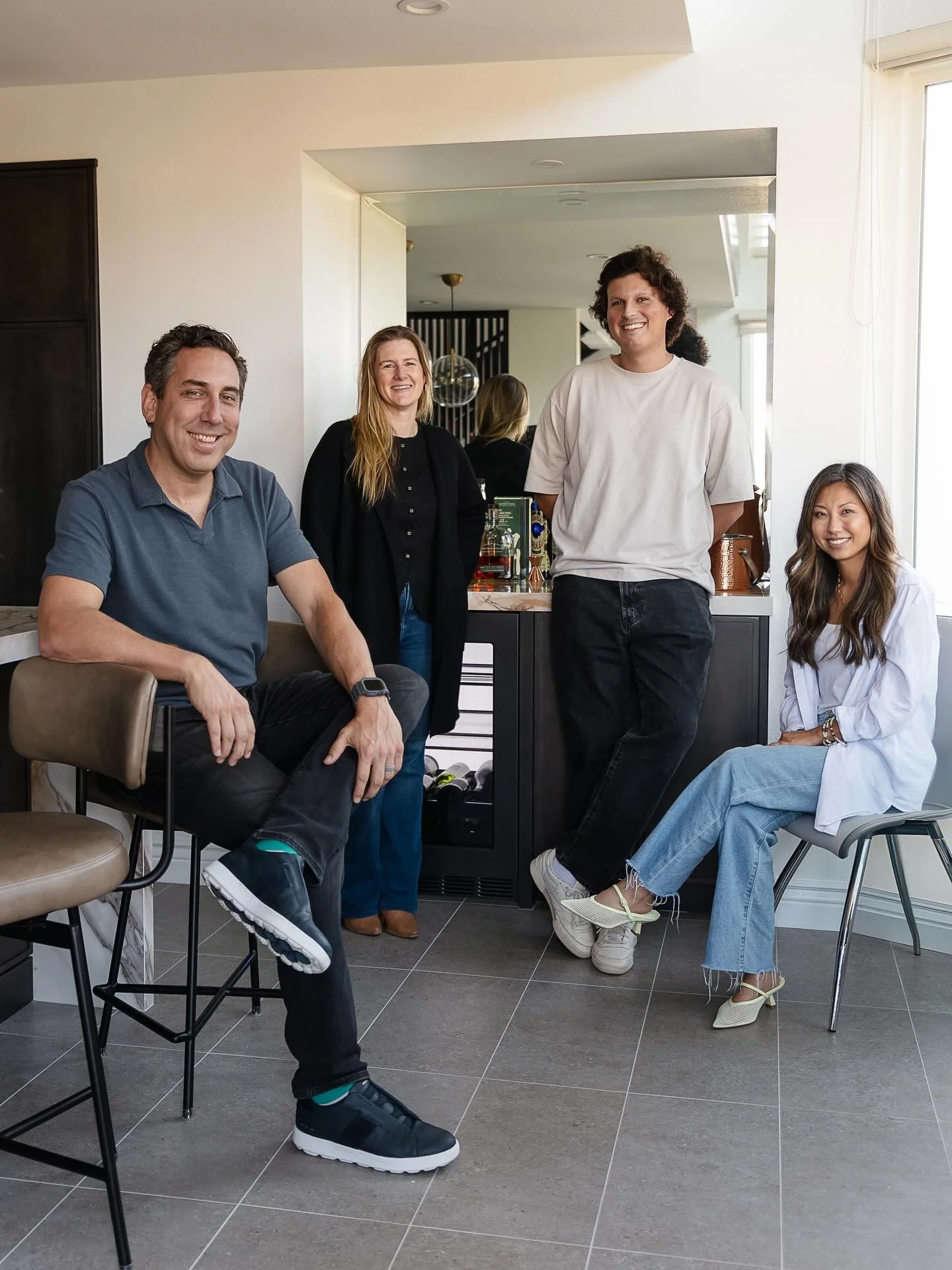 Our team (minus a handful of others), finally paused for just enough time for a quick snapshot during a recently completed remodel project photo shoot in Marina del Rey with @r.j.guillermo !

#brockitecture #brockettarchitectsinteriors #design #archi
