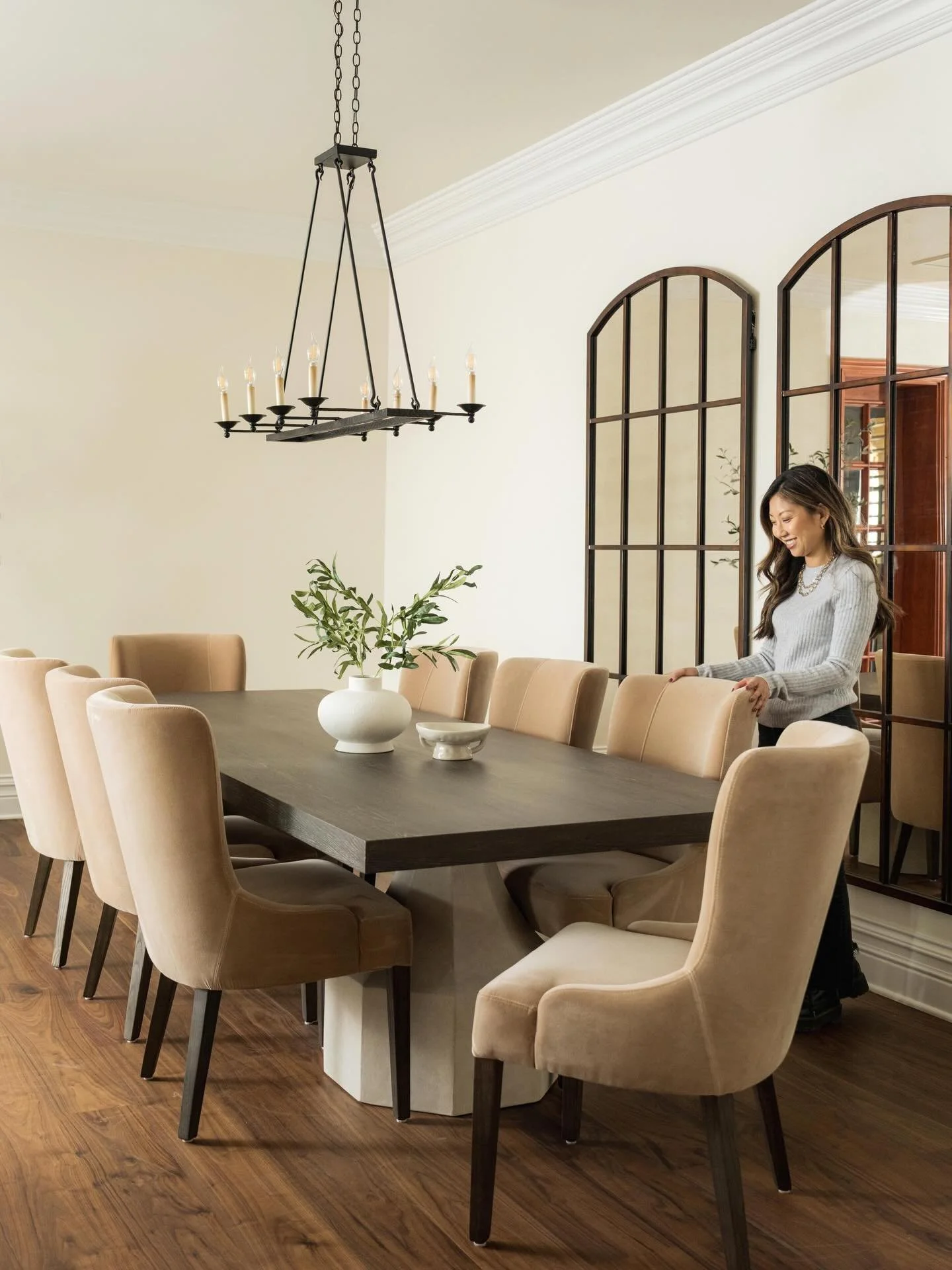 Setting the table @villasanjuliette 

#brockitecture #architecture #interiordesign 

Photos @lisamakco