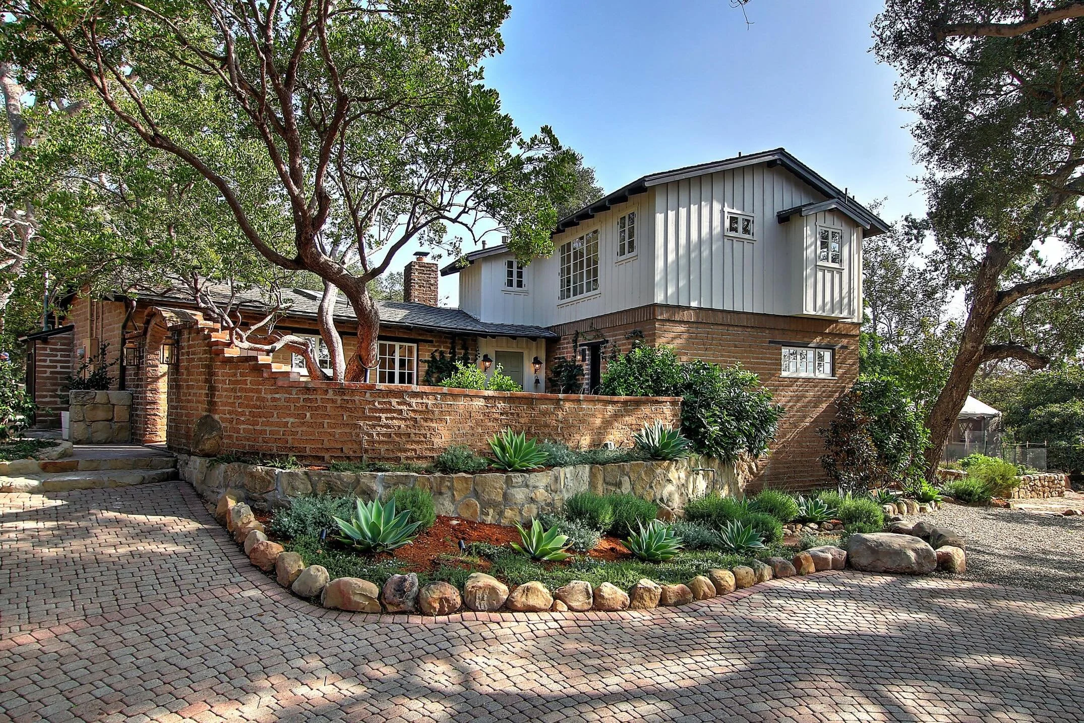 Refresh &amp; reimagined in Montecito.

#brockitecture #architecture #interiors