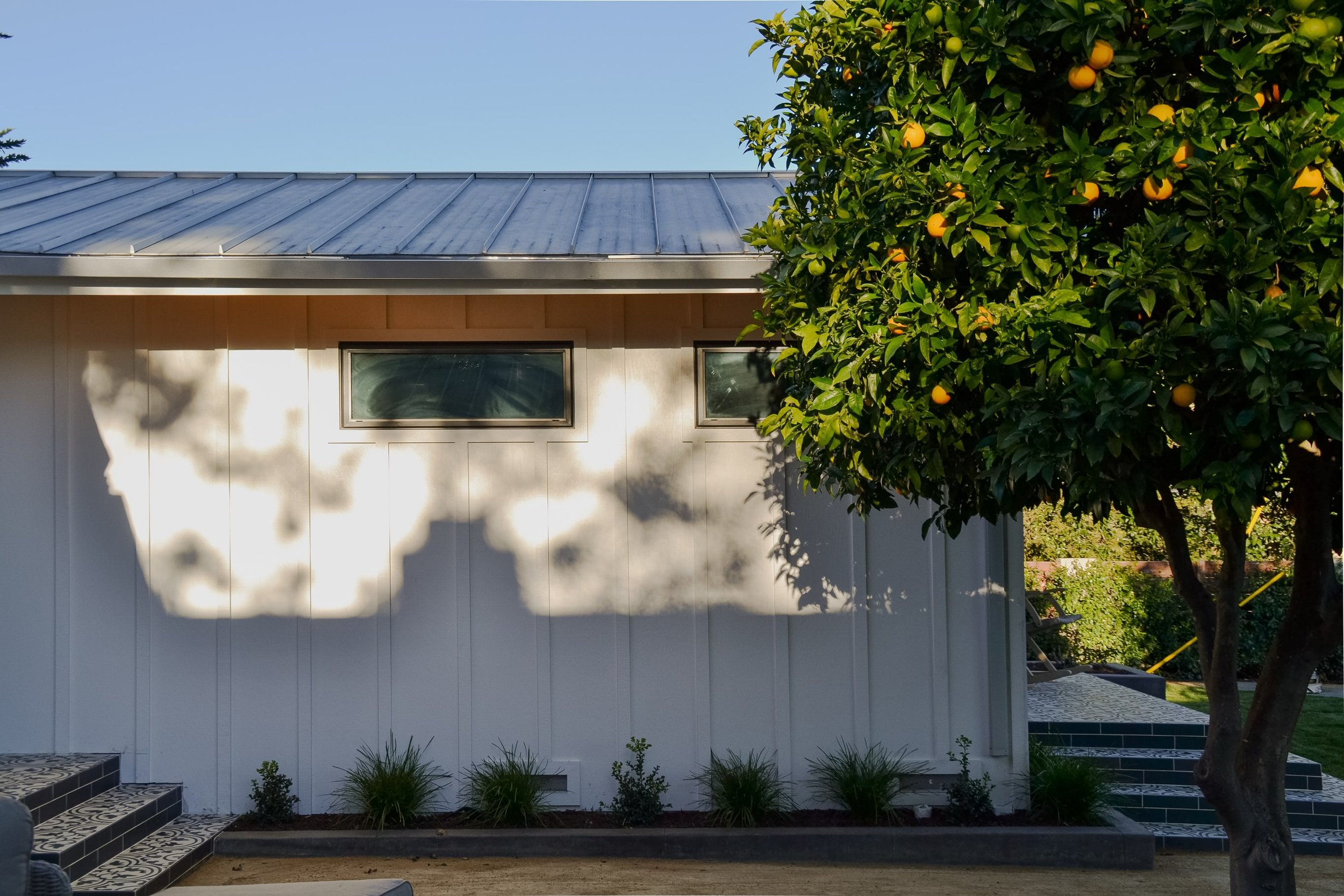 Adding a small wing around an existing lemon tree, just to create the perfect summer evening party courtyard.

#brockitecture #architecture #interiordesign

Build @imcbuilding
