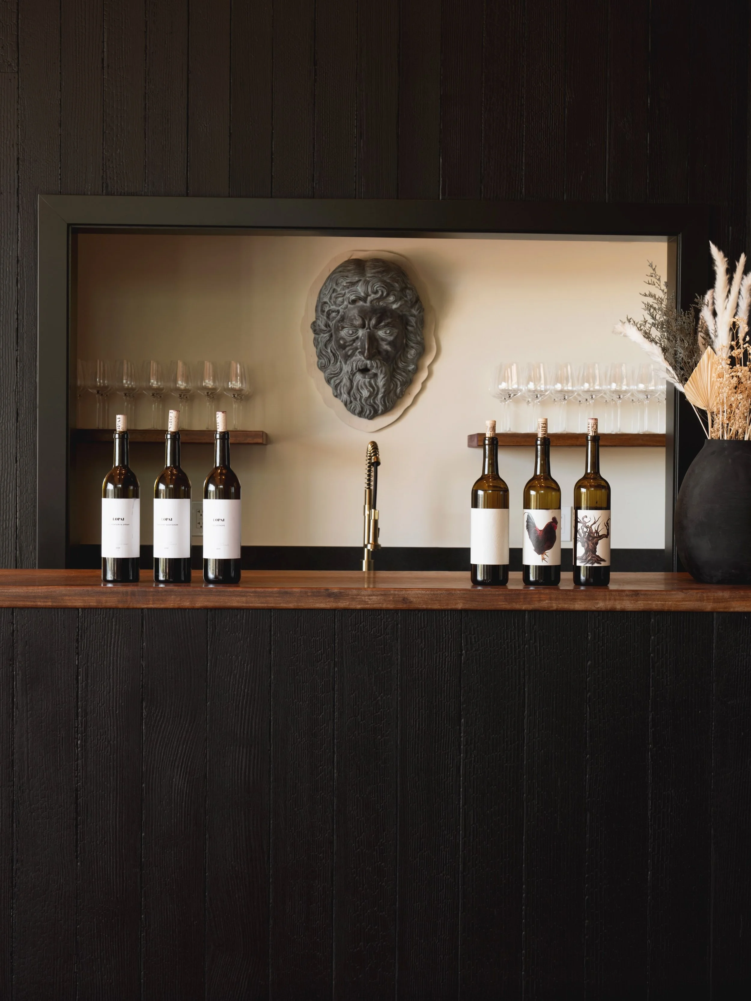 When the renovated tasting room needs to be as memorable as the wine it serves.

#brockitecture #architecture #interiordesign #WineCountry #WineryDesign

Wine: @royalnonesuchfarm @lopaicellars 
Build: @lernoconstructioninc 
Photos: @lisamakco