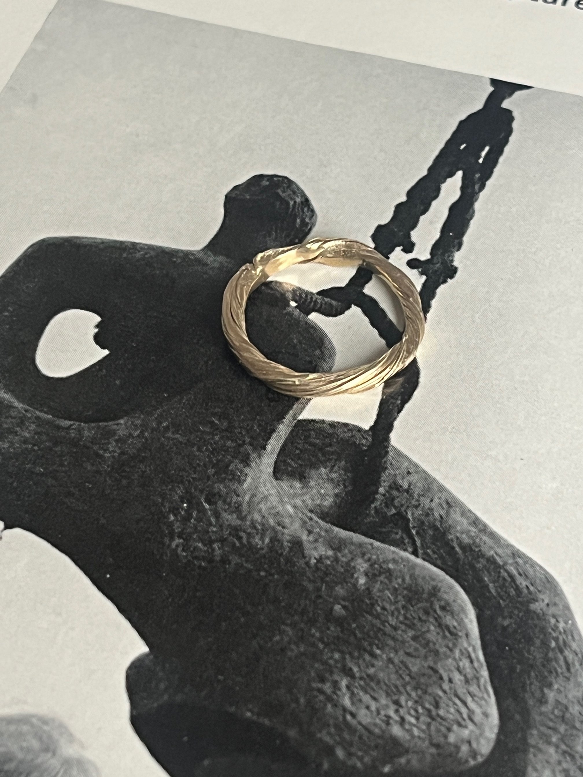Ring No.6 gold, O (ready to ship)