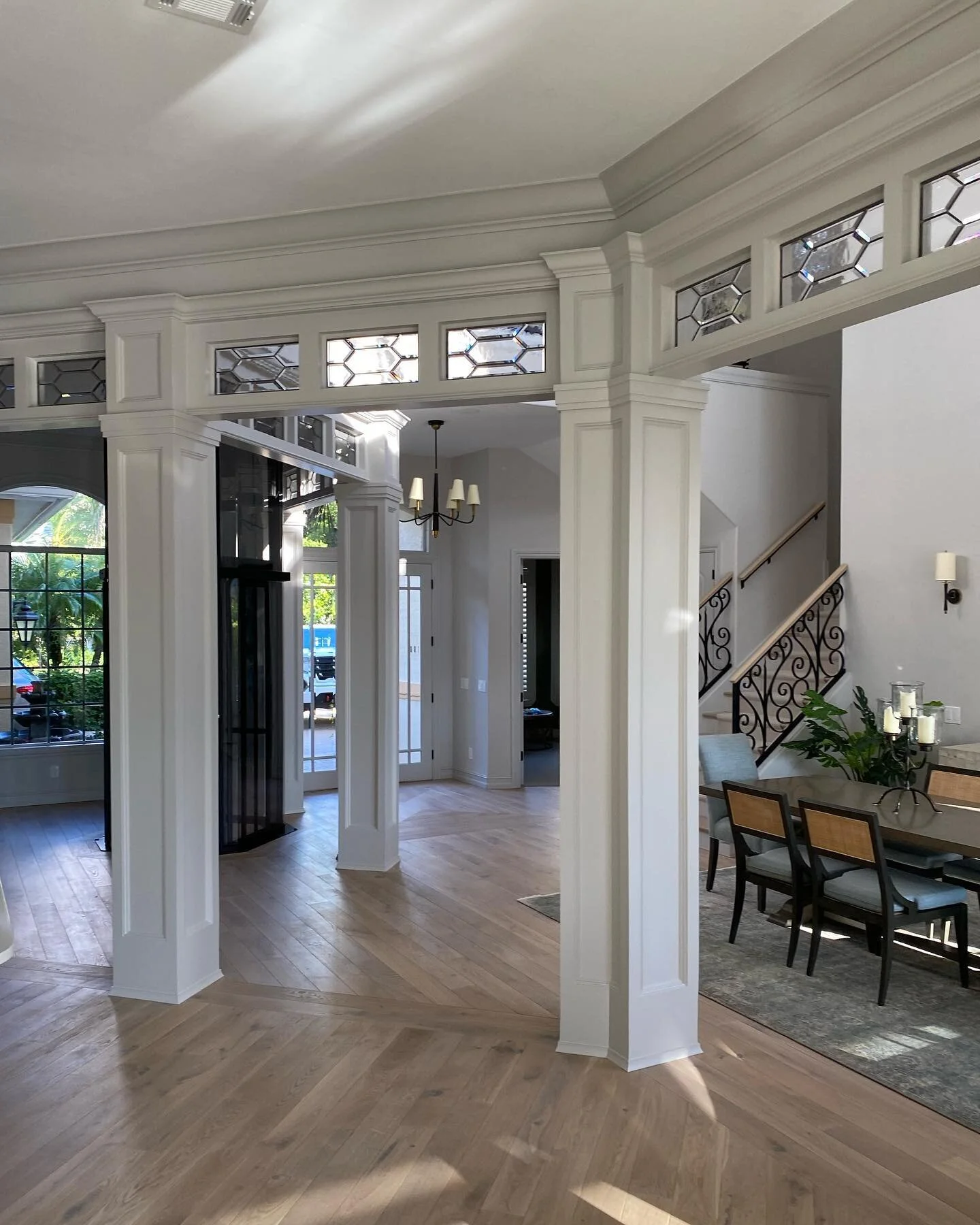 More of the transom and column details 😍
