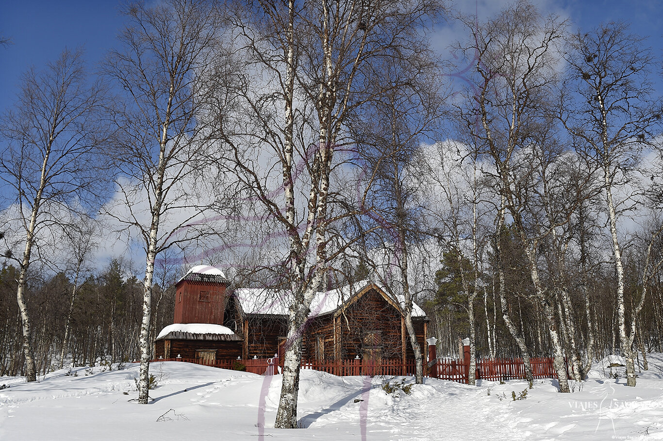 Iglesia nevada en Laponia