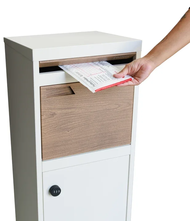 Parker Parcel Letterbox White autumn 4.webp