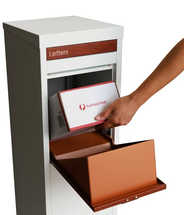 Nest Parcel Letterbox White - spring 2.webp