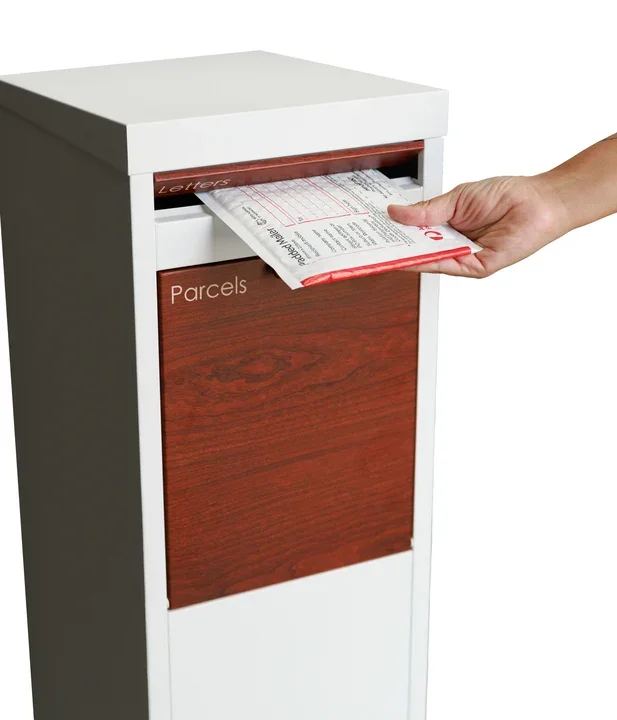 Nest Parcel Letterbox White - spring 3.webp