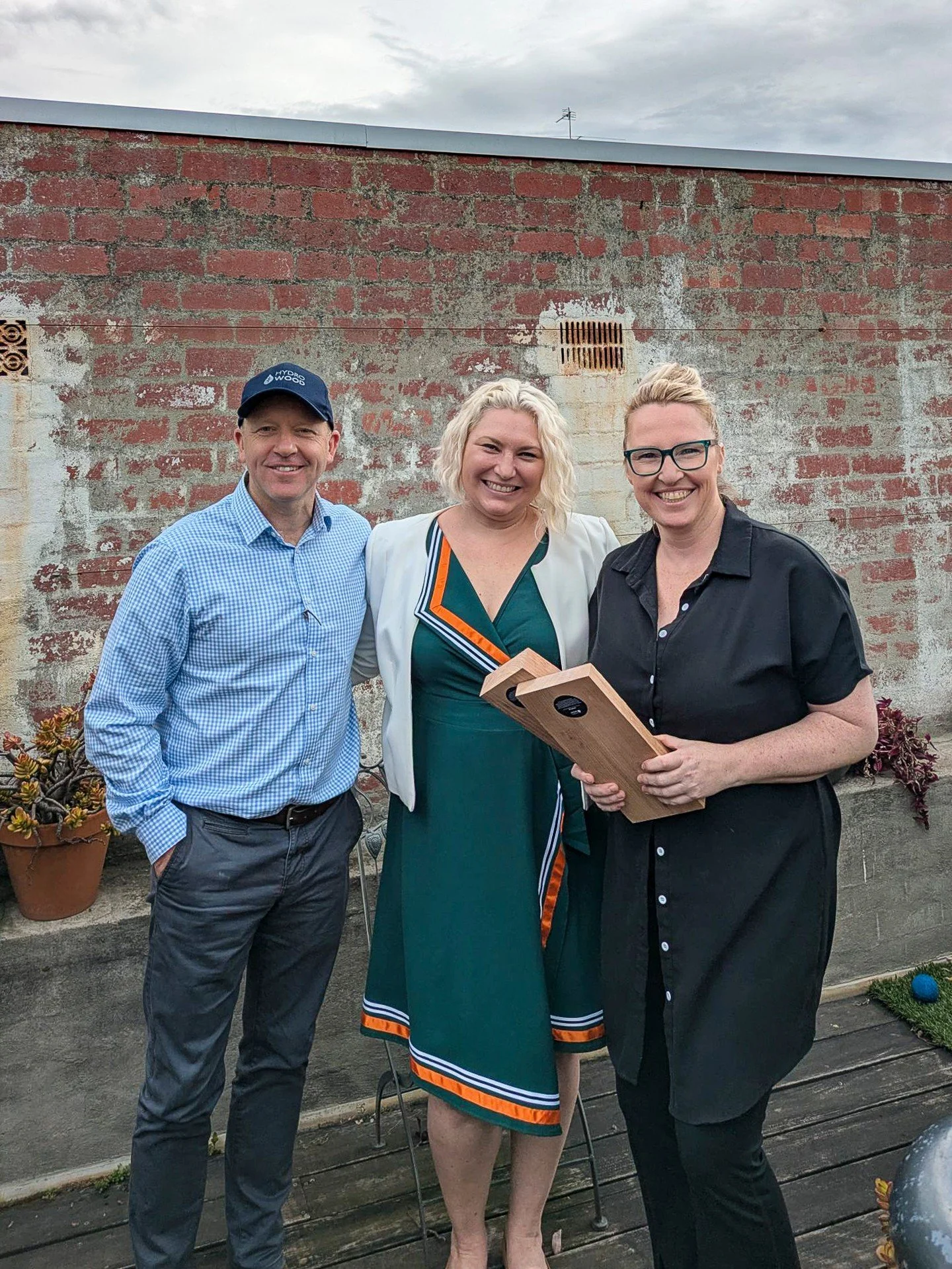We met with Designers Kate and Franca from Sustainable Homes Melbourne last week to chat about upcoming projects. 

And the winner is.... Myrtle!

The team loved the highlighted hues that are so typical of this beautiful species. 

Keep an eye on upc