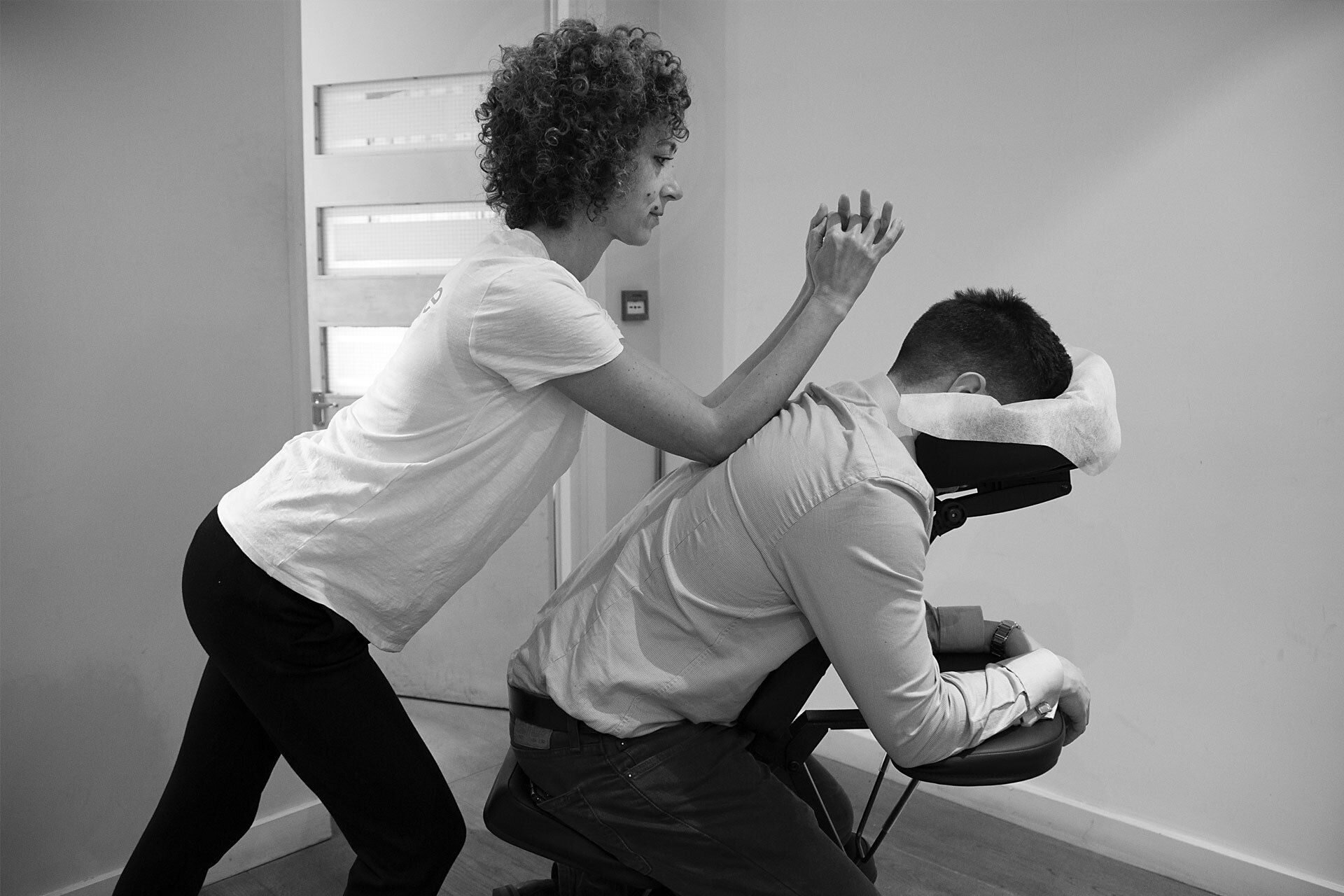 The-Vital-Touch-Chair-Massage-divider03.jpg