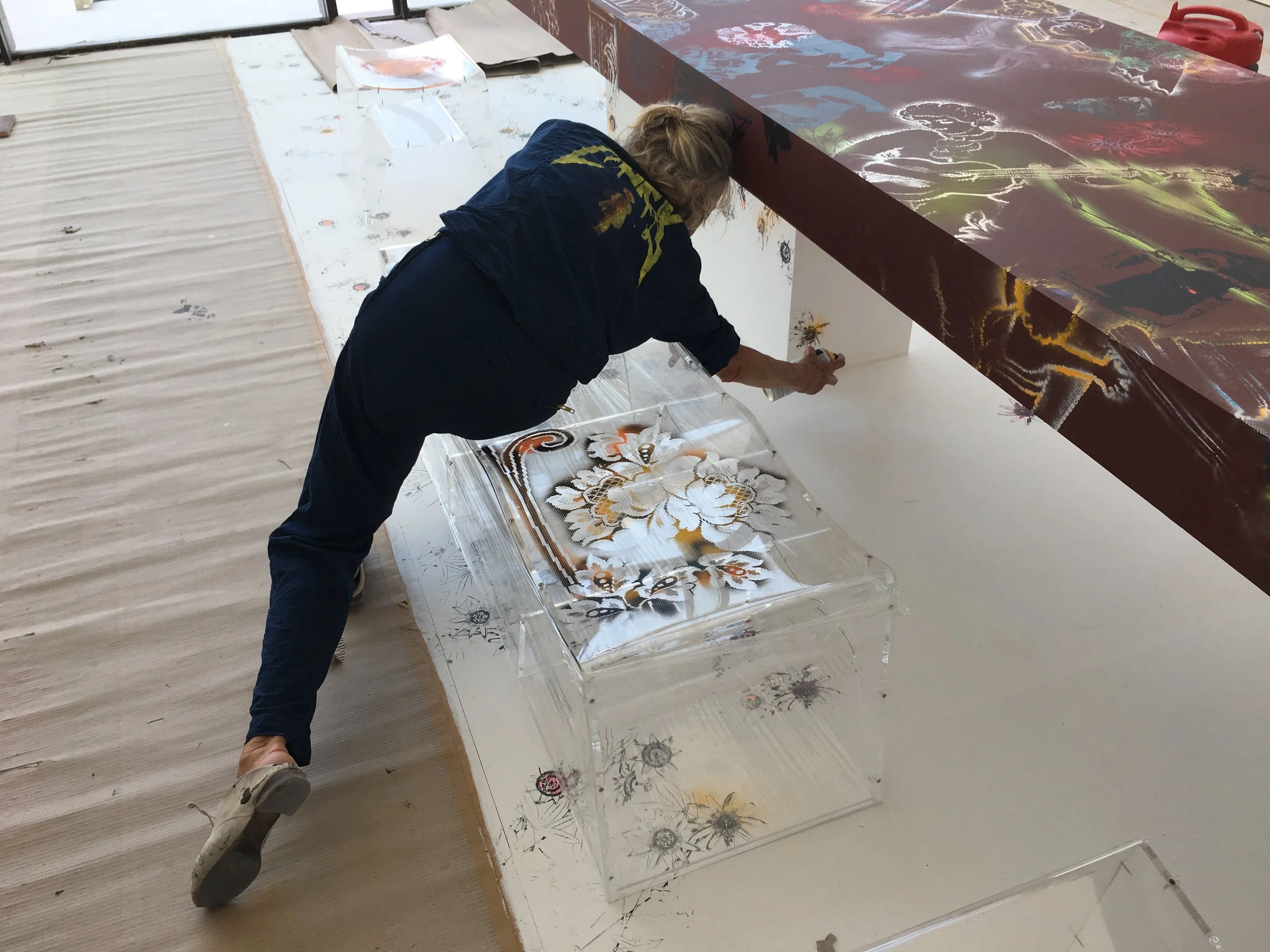 Painted floor seats and tale 2018 AKK Architects Norman Forster Tower