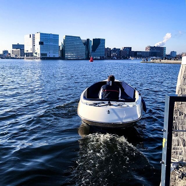 Blixem 670e is the most incredible platform for any activities on the water. Book your Blixem 670e for delivery in May 2020 now.
⠀
#boatlife #electric #electricboats #boating #sailing #electricboating #electricboat #responsibleboating #canalcruise