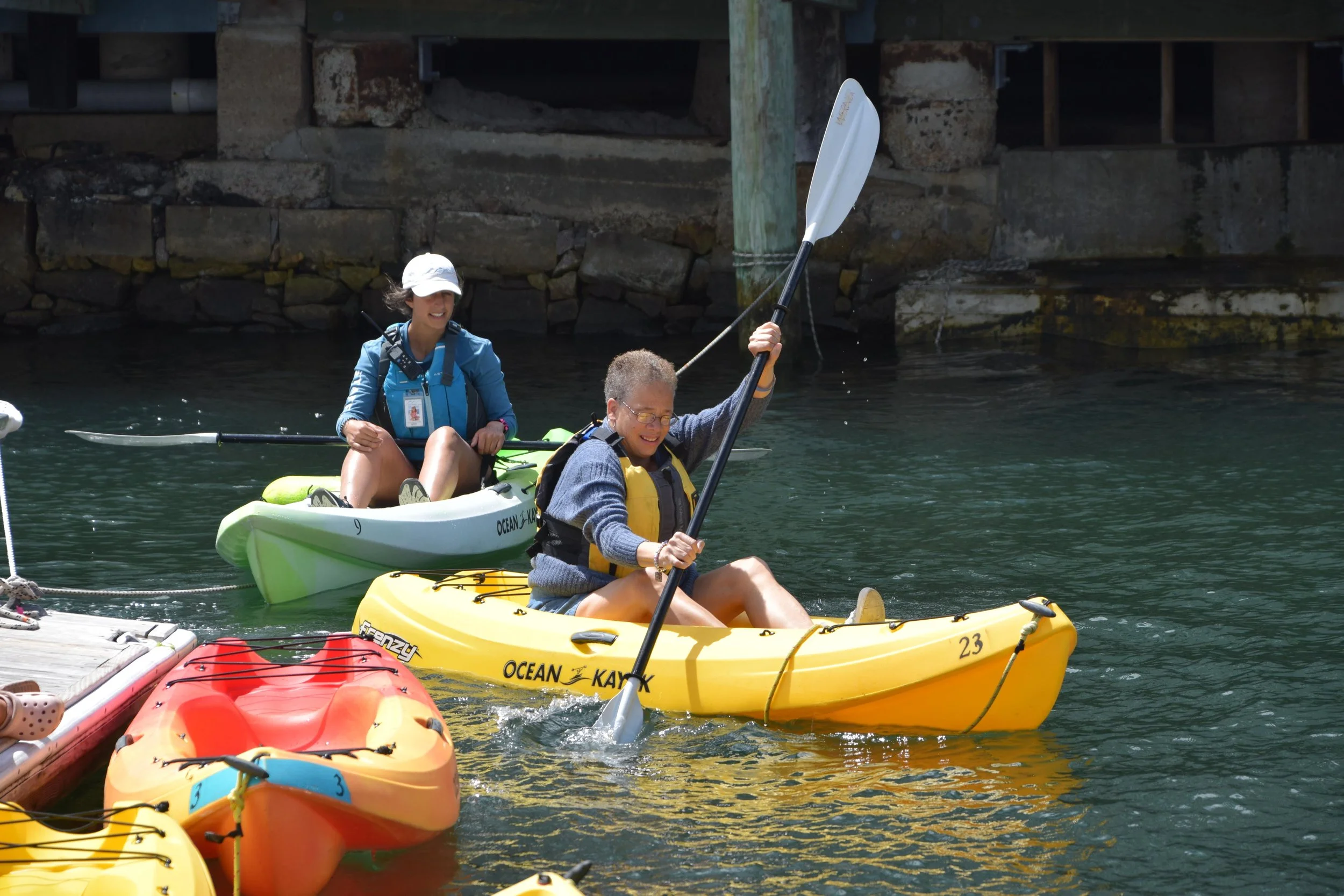 18_Adults_Kayaking_01.jpg