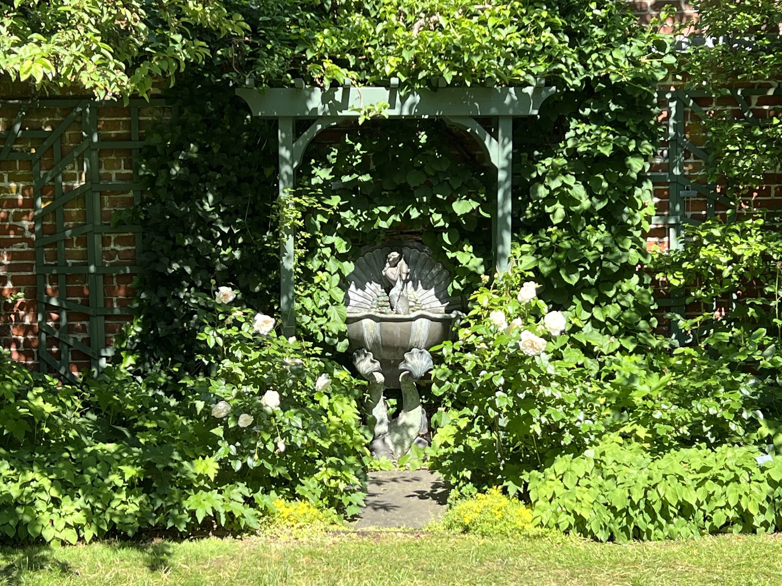 2022 Stonington Garden Club Gardens by the Sea_6857.JPG