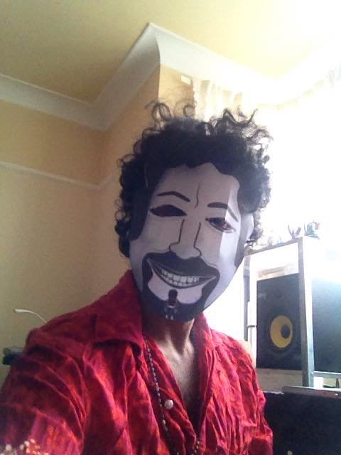 Two-TimingTomJonesselfie.jpg